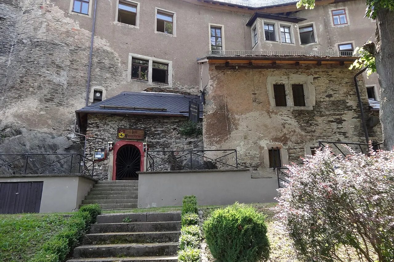 View of Schloss Wespenstein