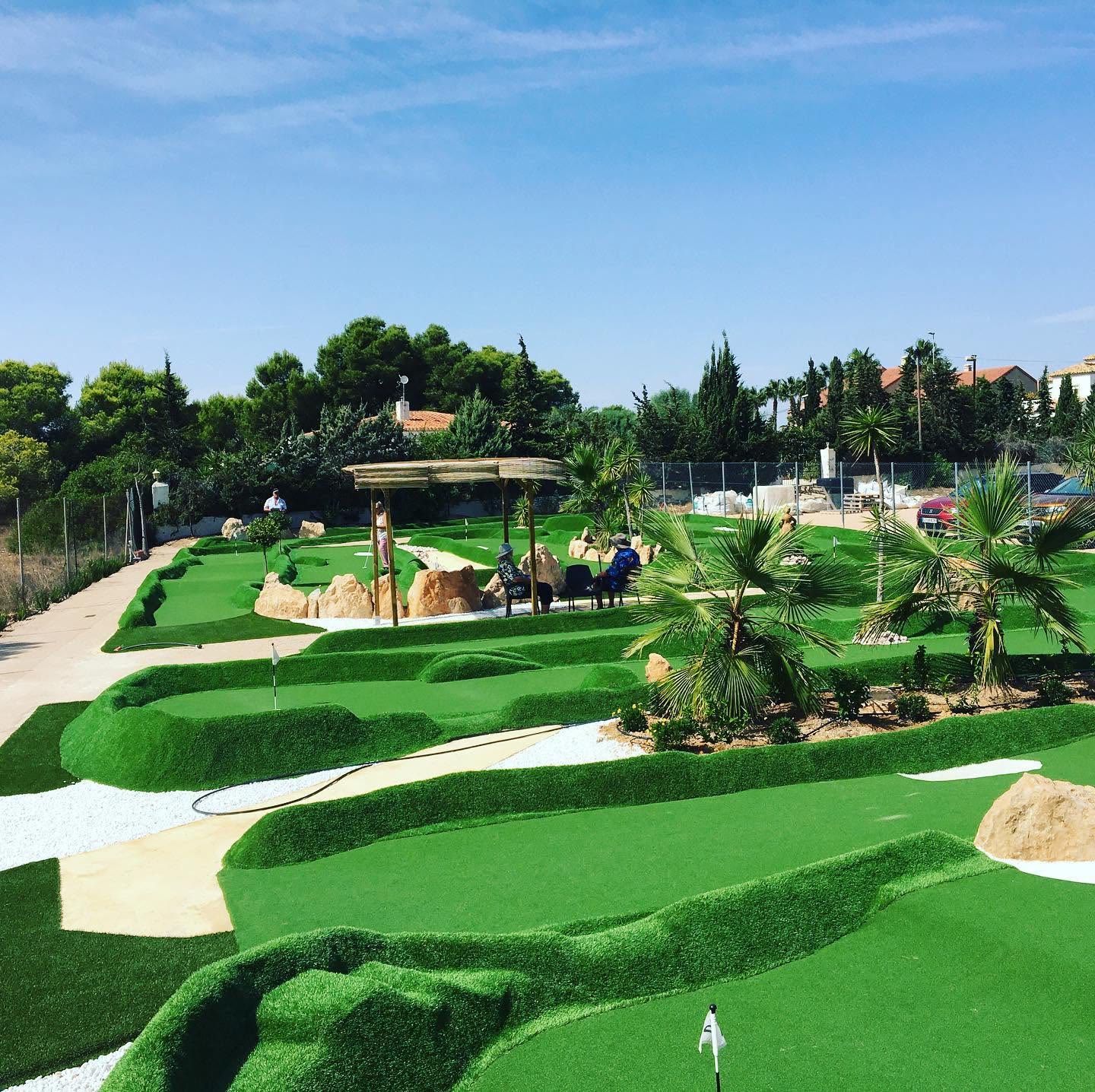 Vista aérea del campo de minigolf