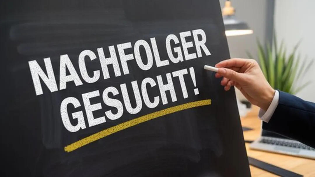 Nachfolger gesucht auf einer Tafel im Büro