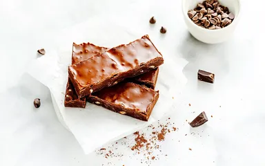 No-Bake Vanilla-Chocolate Protein Bars