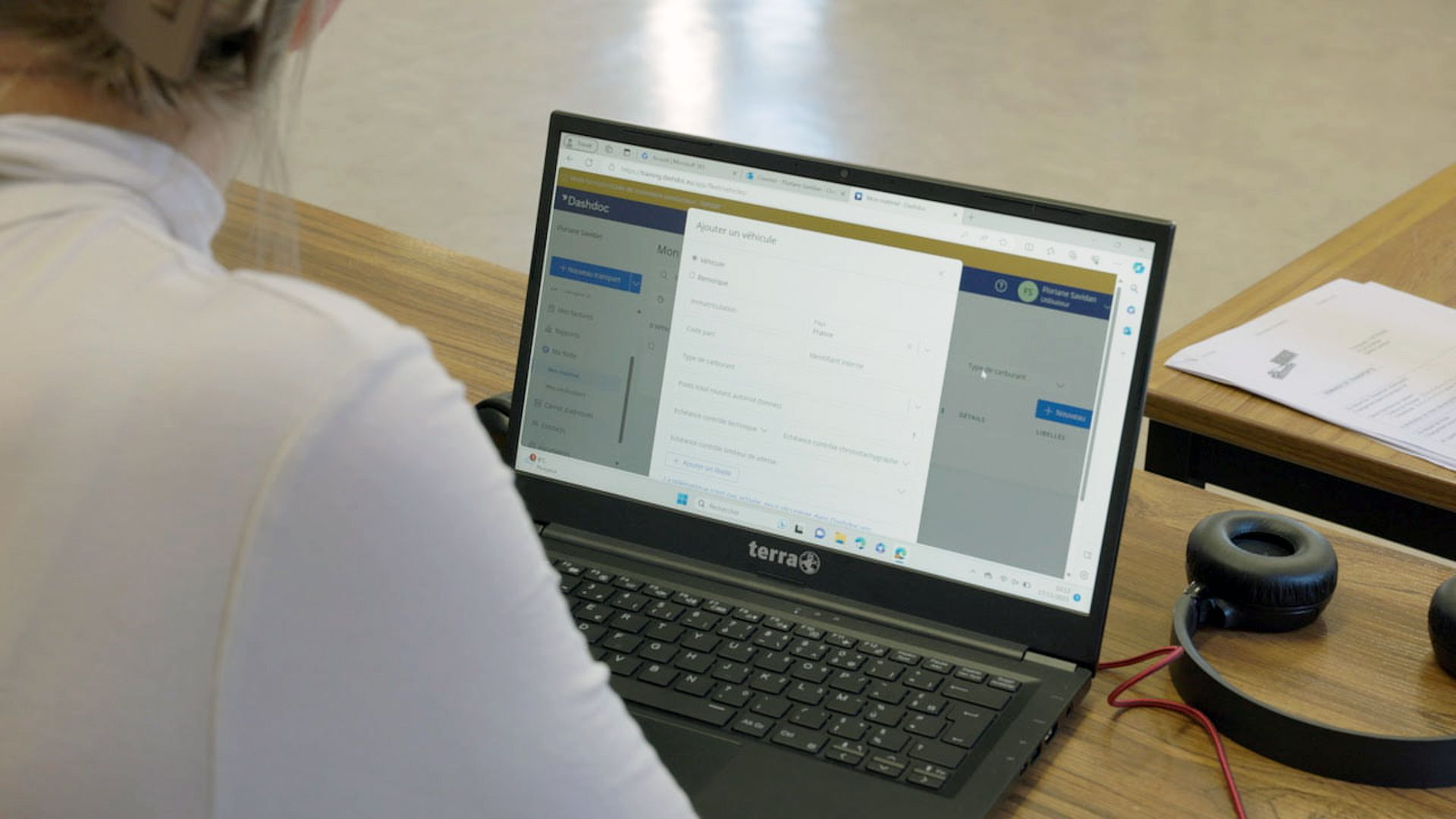 Etudiante AFTRAL utilisant Dashdoc