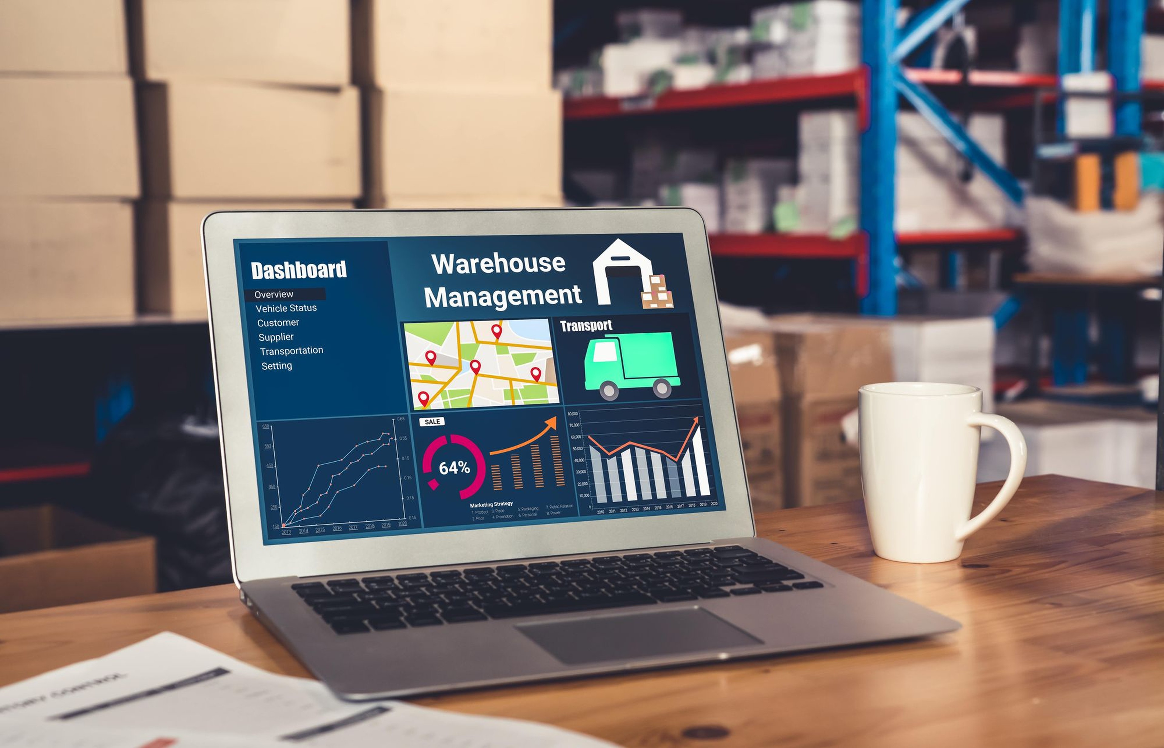 ERP vs WMS - Ordinateur sur un bureau