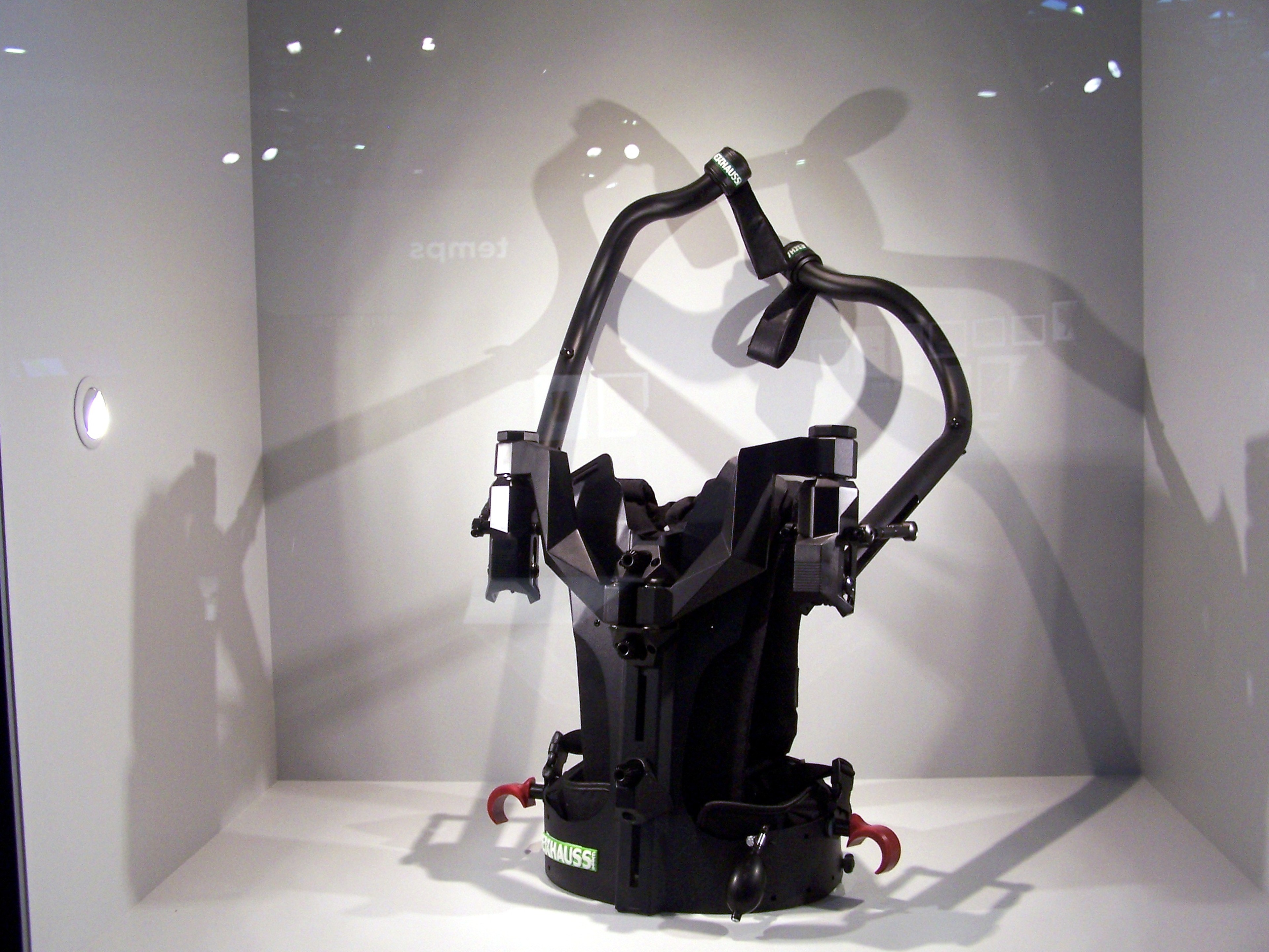 Exosquelette, outil innovant pour lutter contre les douleurs liées à la manutention