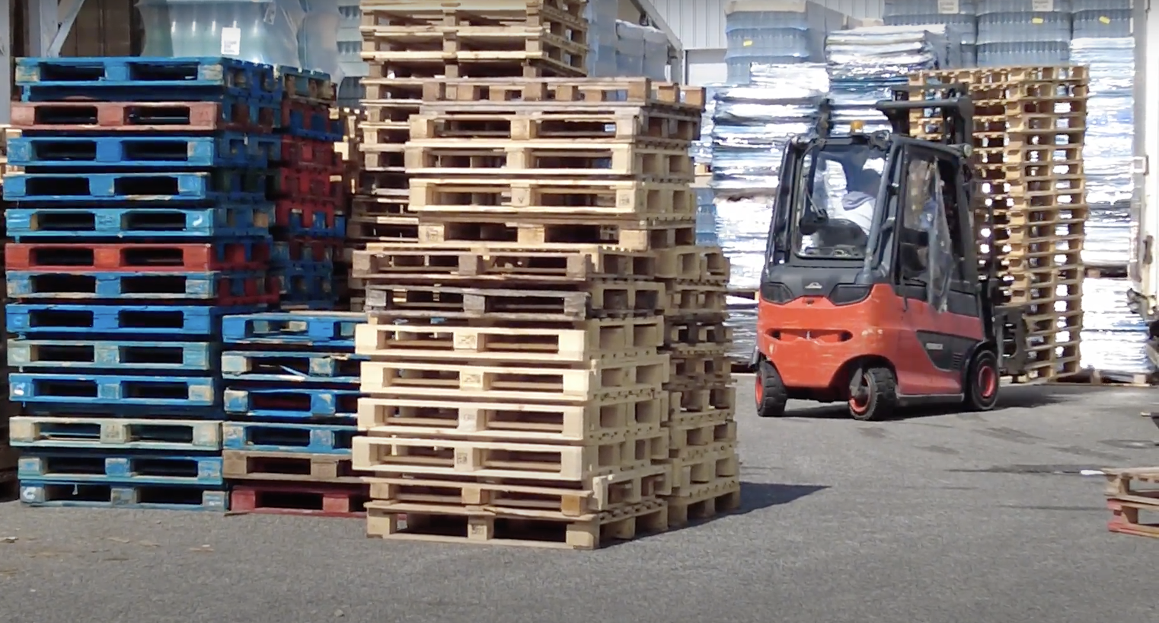 Chargement de palettes pour Azurpal Transport sur site