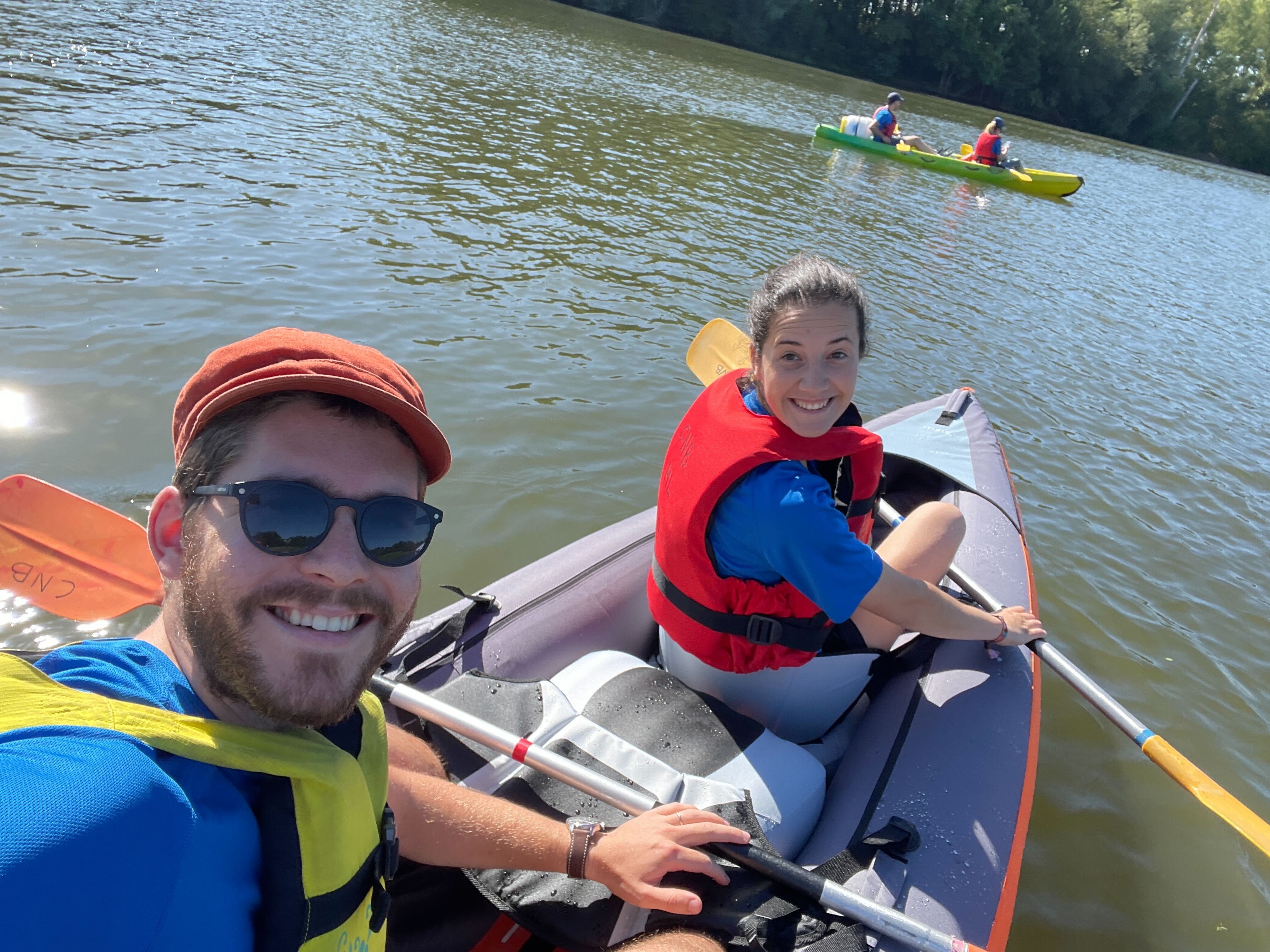 Les Dashdockers sur un kayak