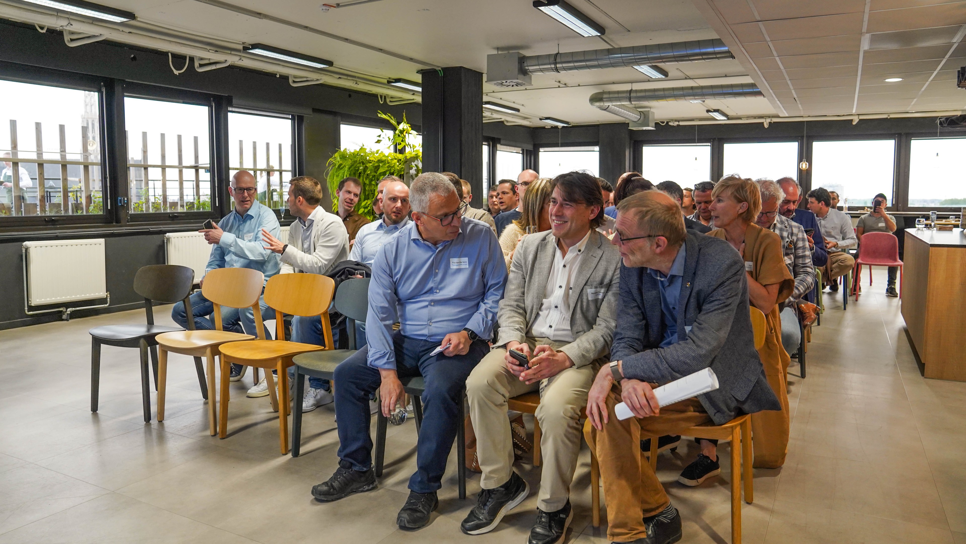 Philippe Degraef et Ronald Tiebout avant leur présentation sur la transition énergétique