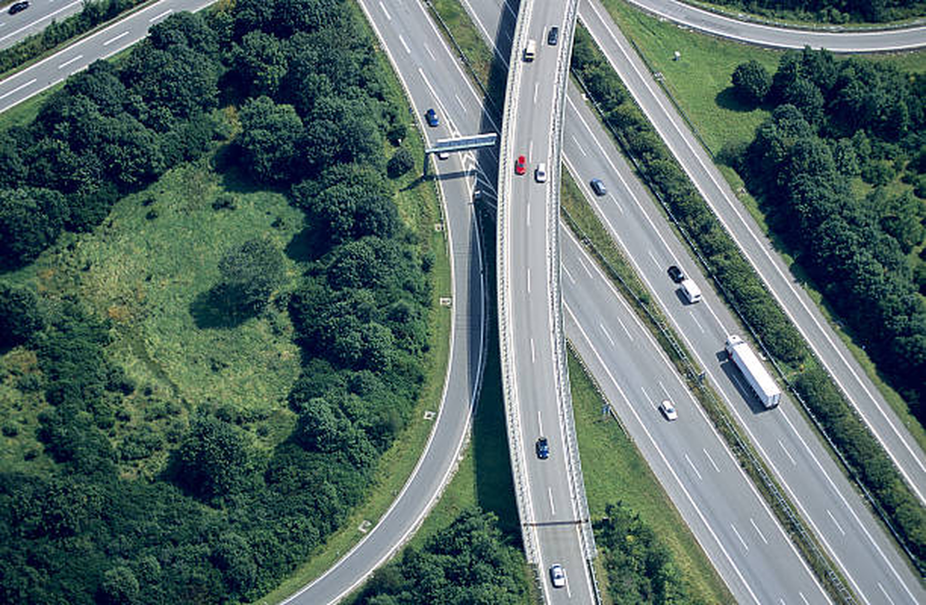 Ensemble routier comportant probablement des opérations de transport internationales