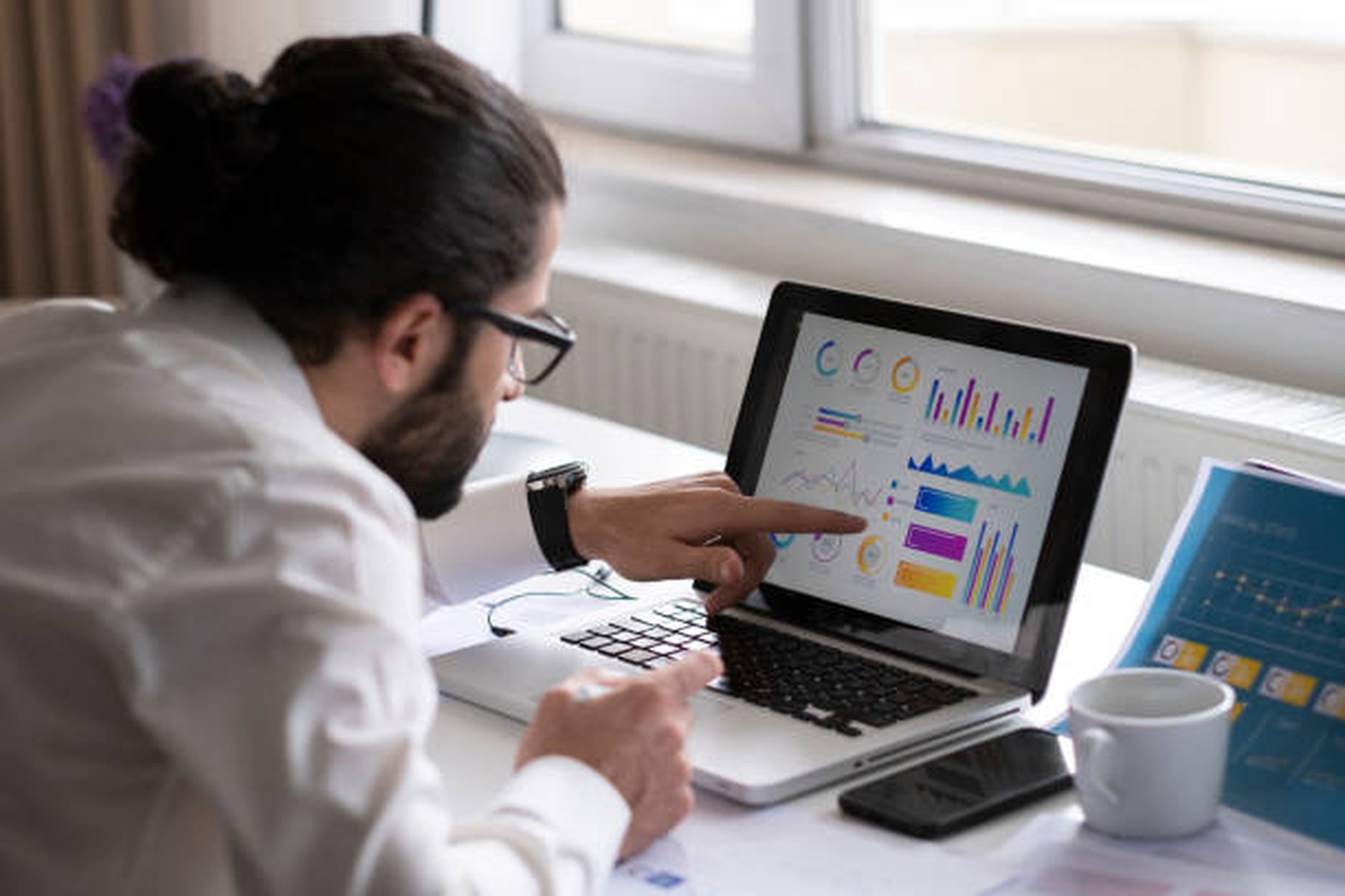 Fleet Management Analysis on a computer