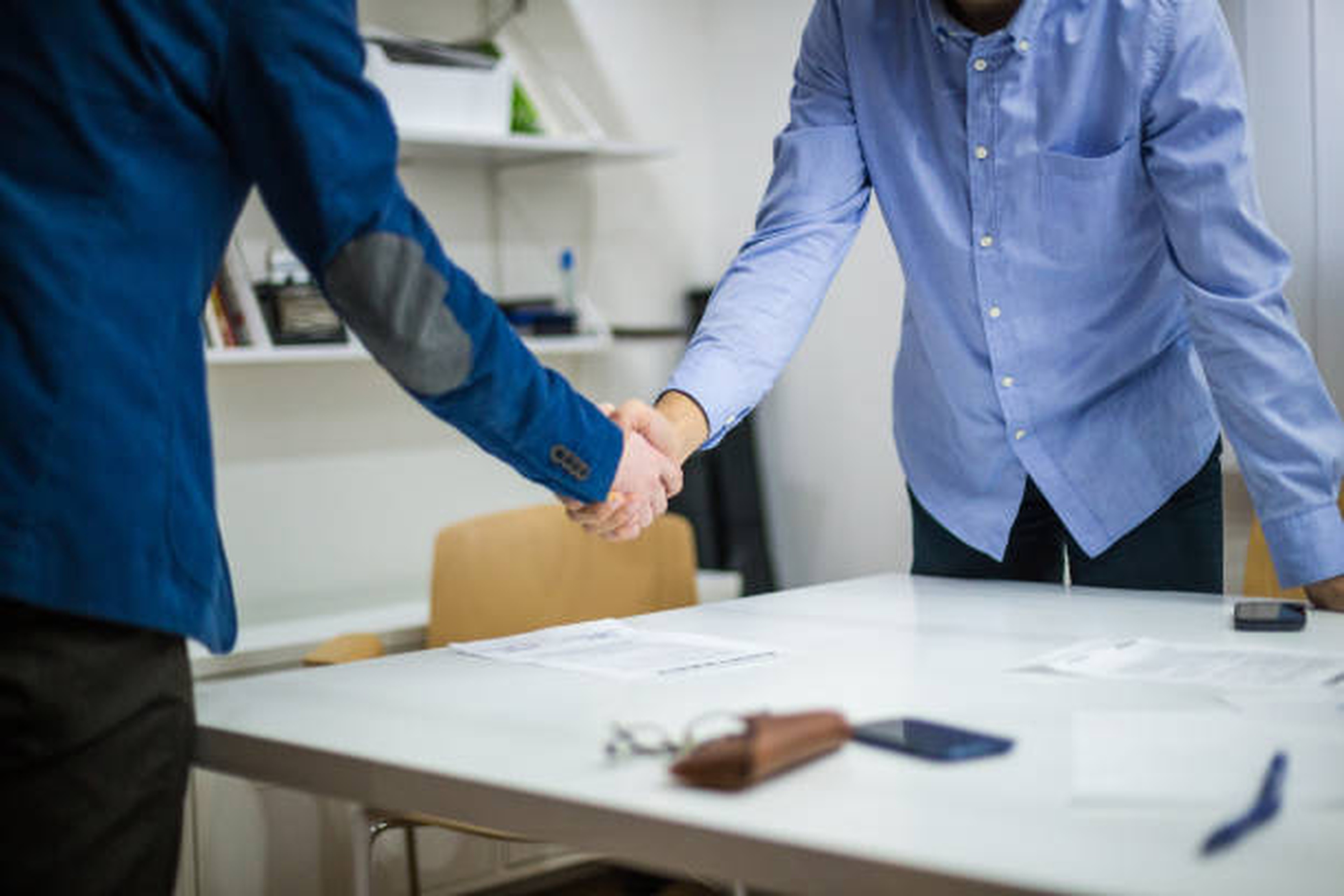 Two business partners find an agreement : customer relationship is preserved in the distribution center process