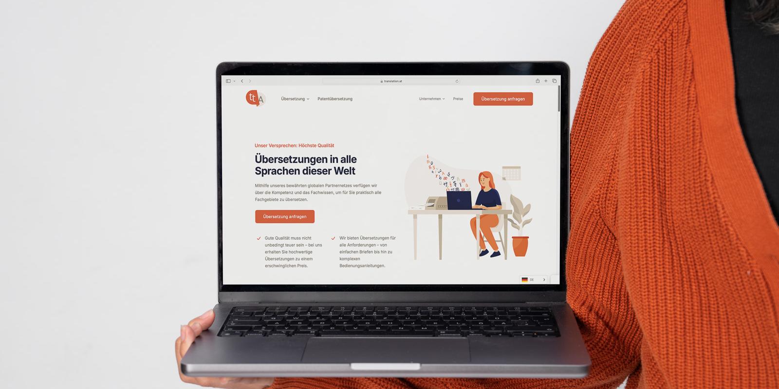 Laptop zeigt die Website der technical translation agency