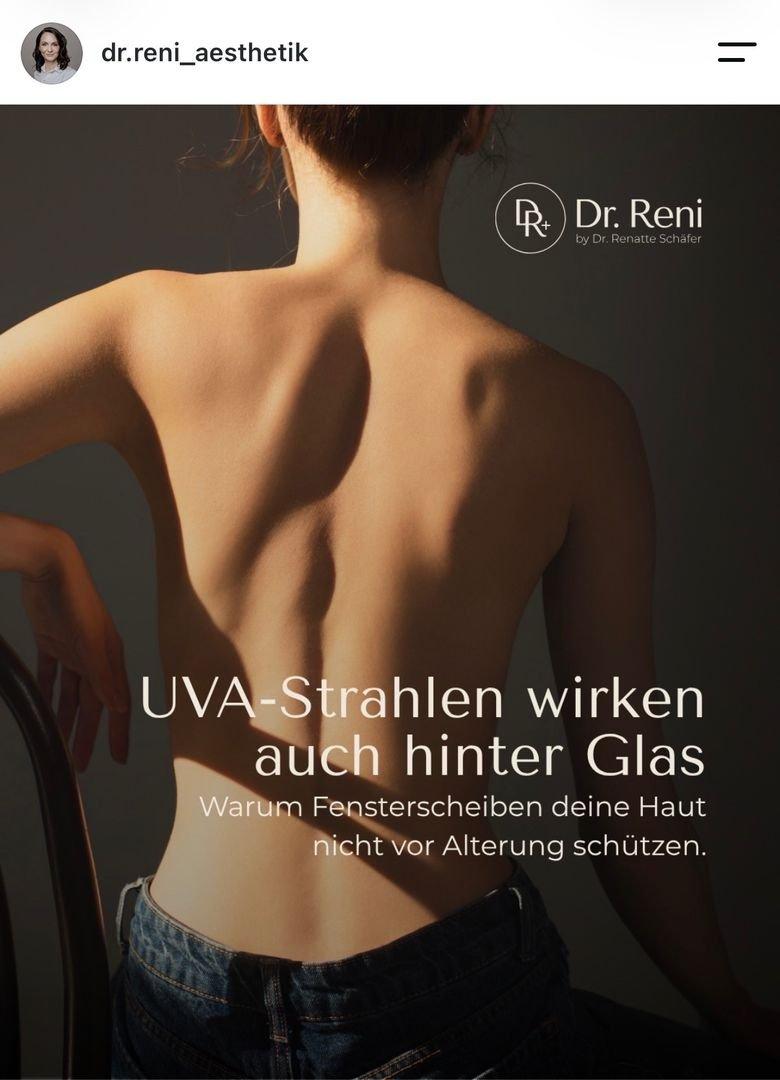 Instagram-Post für Dr. Reni: Rücken einer Frau am Fenster, „UVA-Strahlen wirken auch hinter Glas“