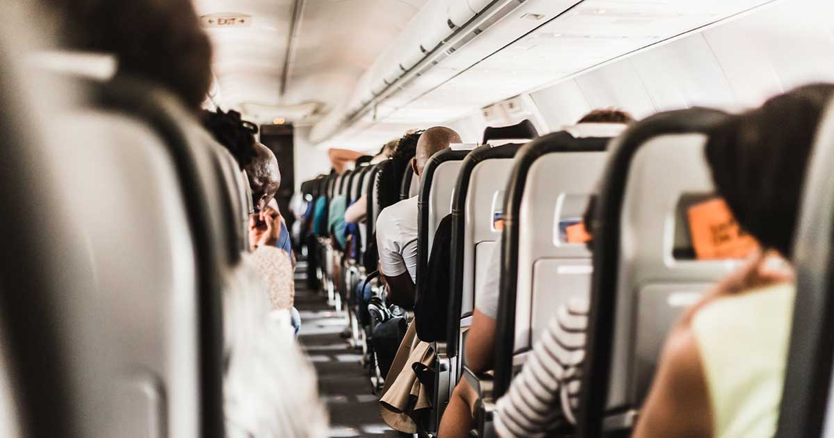 Wir erklären typische Kostenfallen bei der Flugbuchung