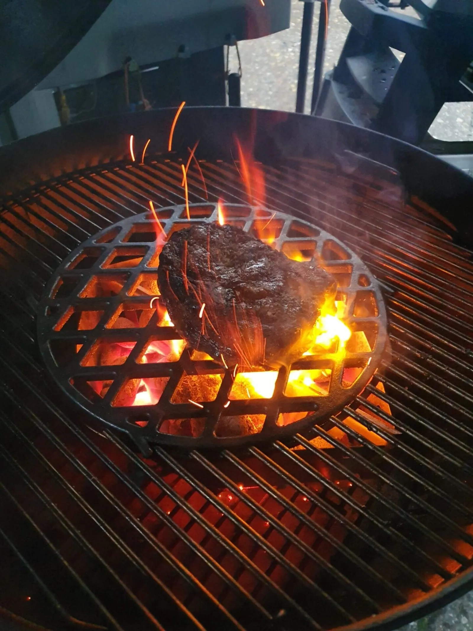 Fleisch und Gemüse auf dem Grill bei einem NNBS Catering Event