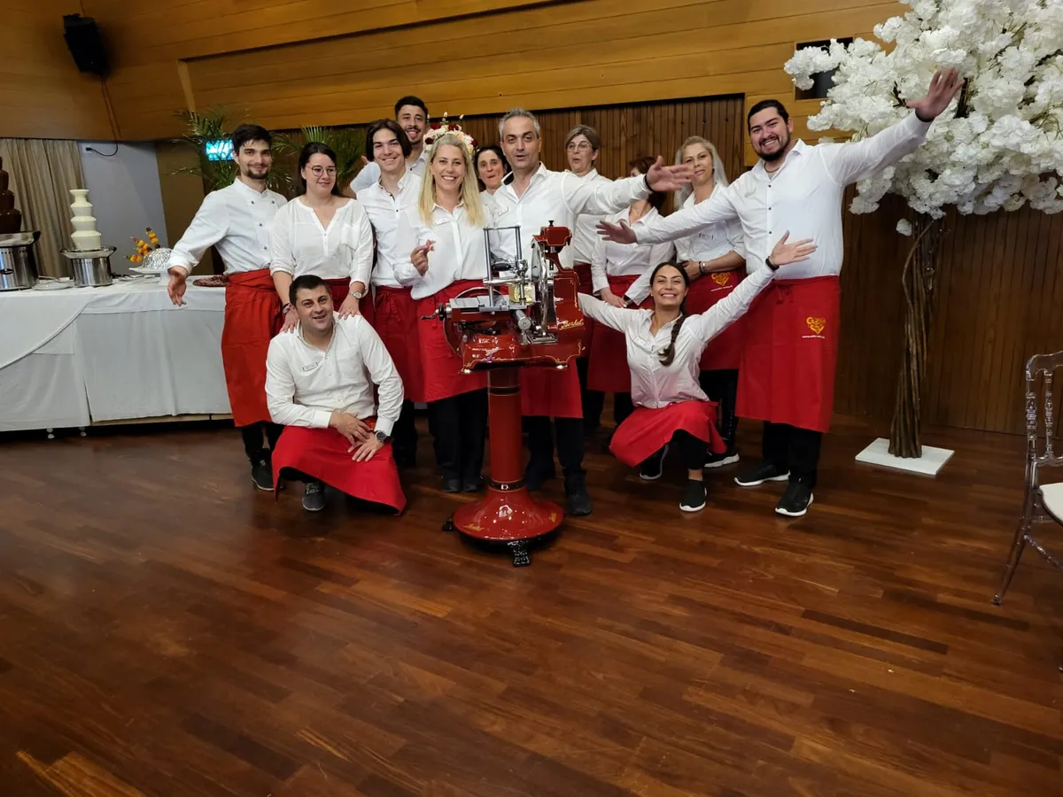 Das gesamte NNBS-Team gemeinsam an einem Hochzeitsanlass