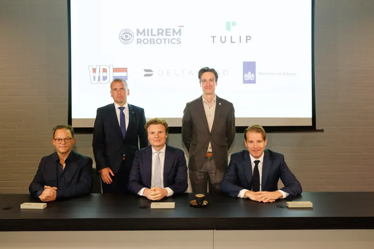 signing-moment-deltaquad-ministry-of-defence