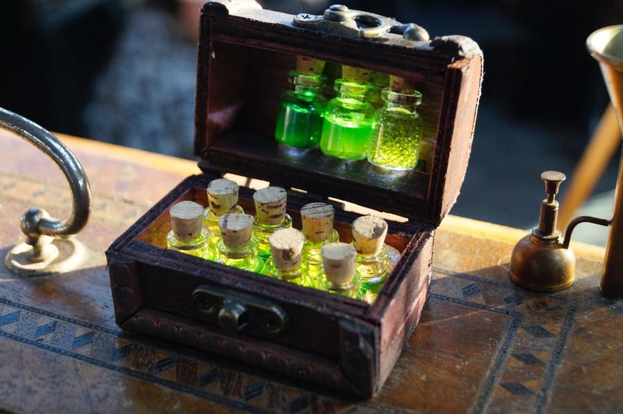 how to write romantic chemistry