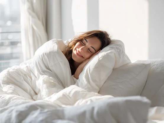 Knusse, behaaglijke warmte: donzen deken Ansara van allnatura