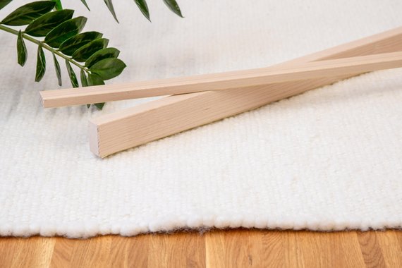 Praktische Leisten zum Ausgleich unterschiedlicher Höhen im Doppelbett