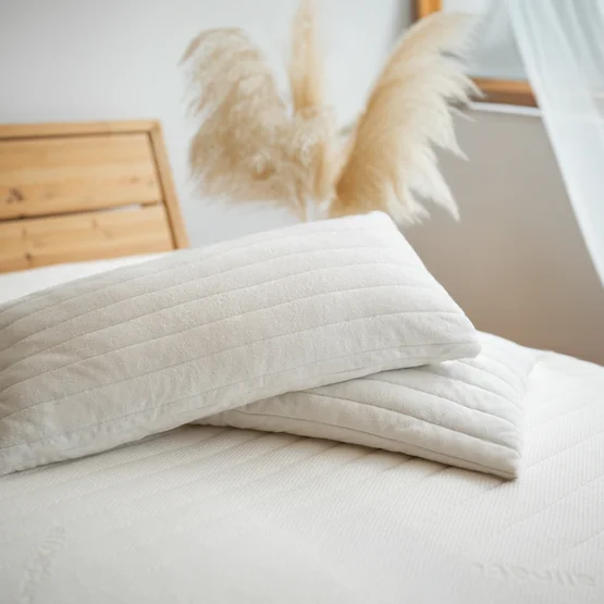 Kuschelweiches Baumwoll-Kopfkissen "Cotona-Medicott" - waschbar, allergikergeeignet & Kissenhöhe anpassbar