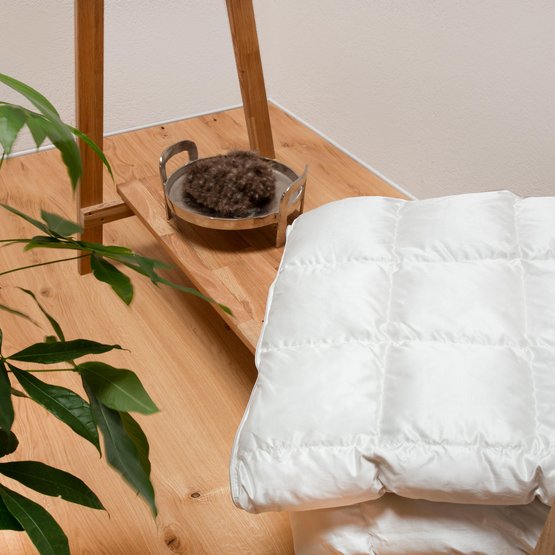 Unsere Eiderdaunen-Bettdecke Ansara-Elegance