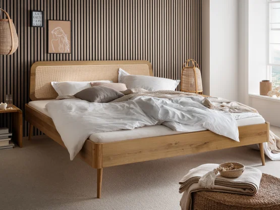 Lit en bois massif Vienna avec tête de lit en cannage viennois - 20 % de réduction