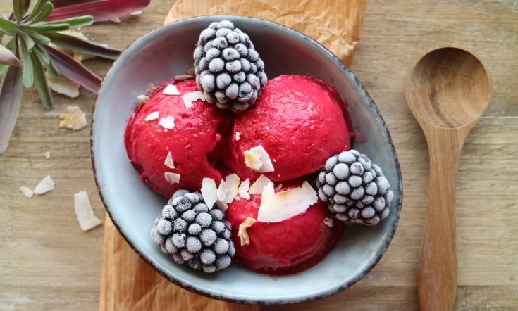 Bringebær og bjørnebær nicecream