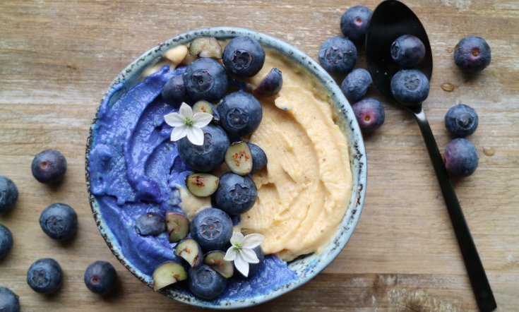 Sunn oppskrift: Spirulina protein smoothie bowl