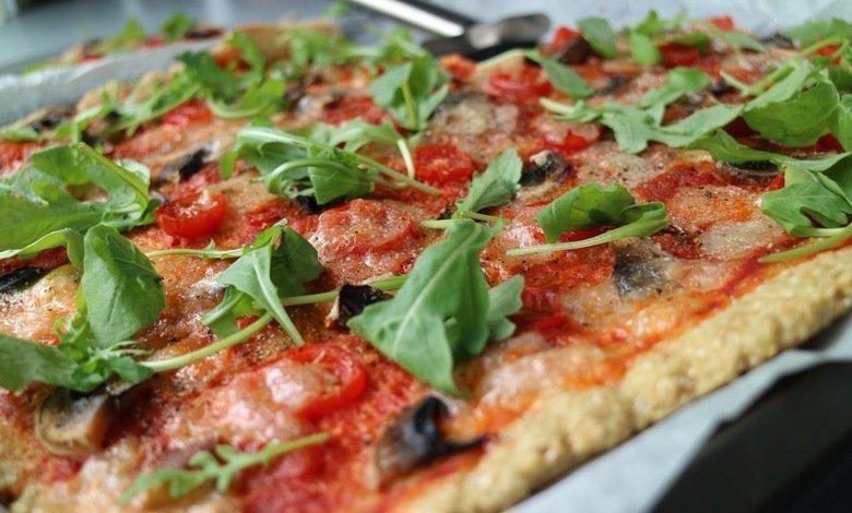 Vegetarisk pizza med mozzarella