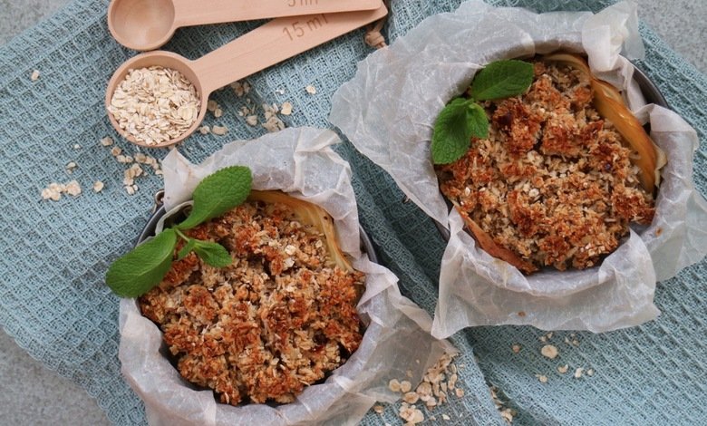 Vegansk eplekake med havregryn