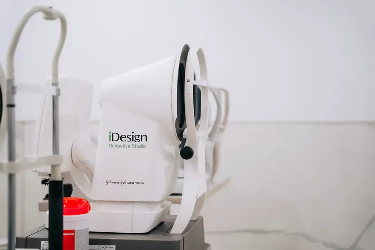 iDesign Refractive Studio diagnostic device at Optilase Eye Clinic