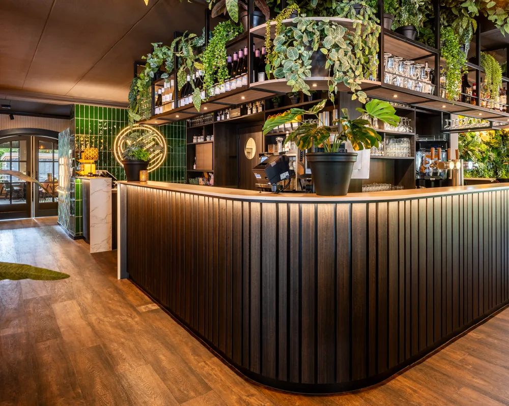 Het interieur van Pannenkoekenhuizen, een lokaal familiebedrijf dat we hielpen groeien