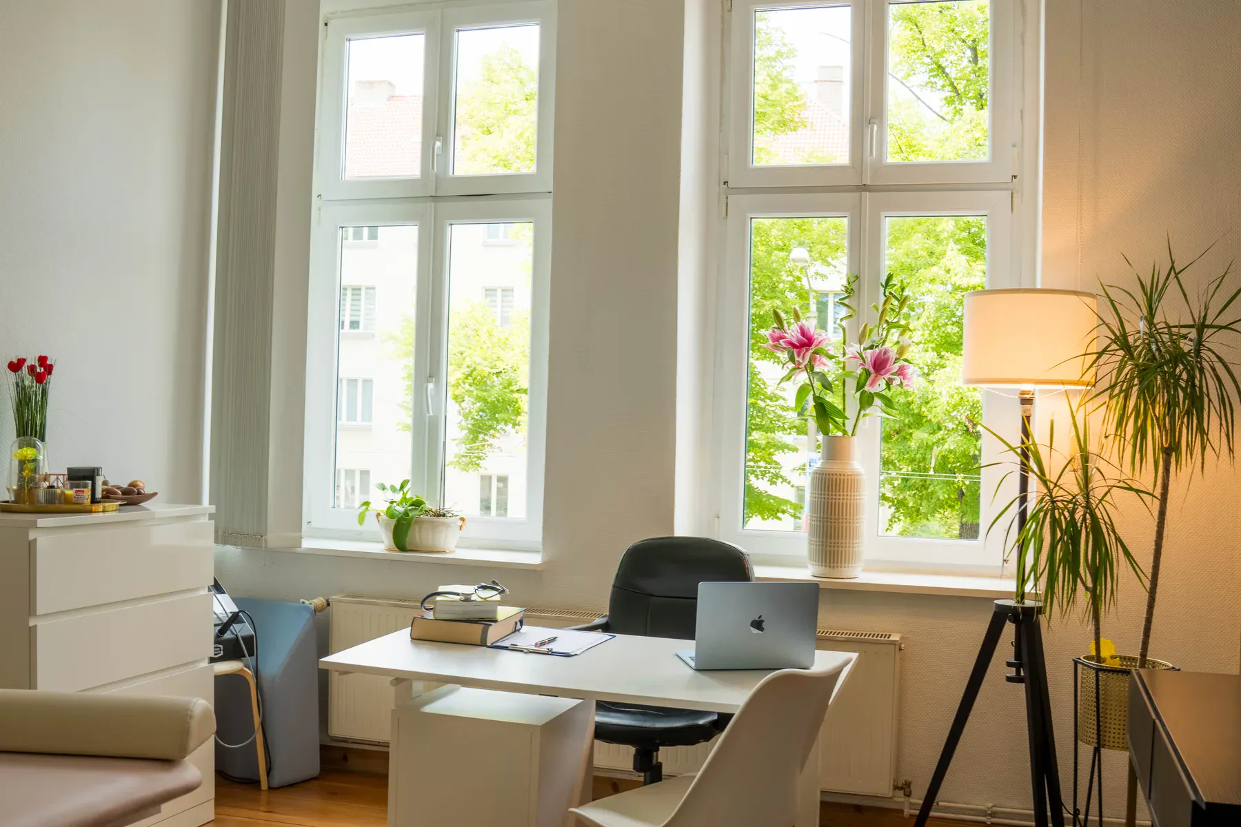 Einblick in das Praxisbüro der Tanit-Praxis