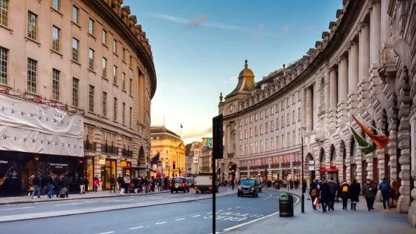 Even luxury brands ‘facing a worsening retail outlook in the UK’ 