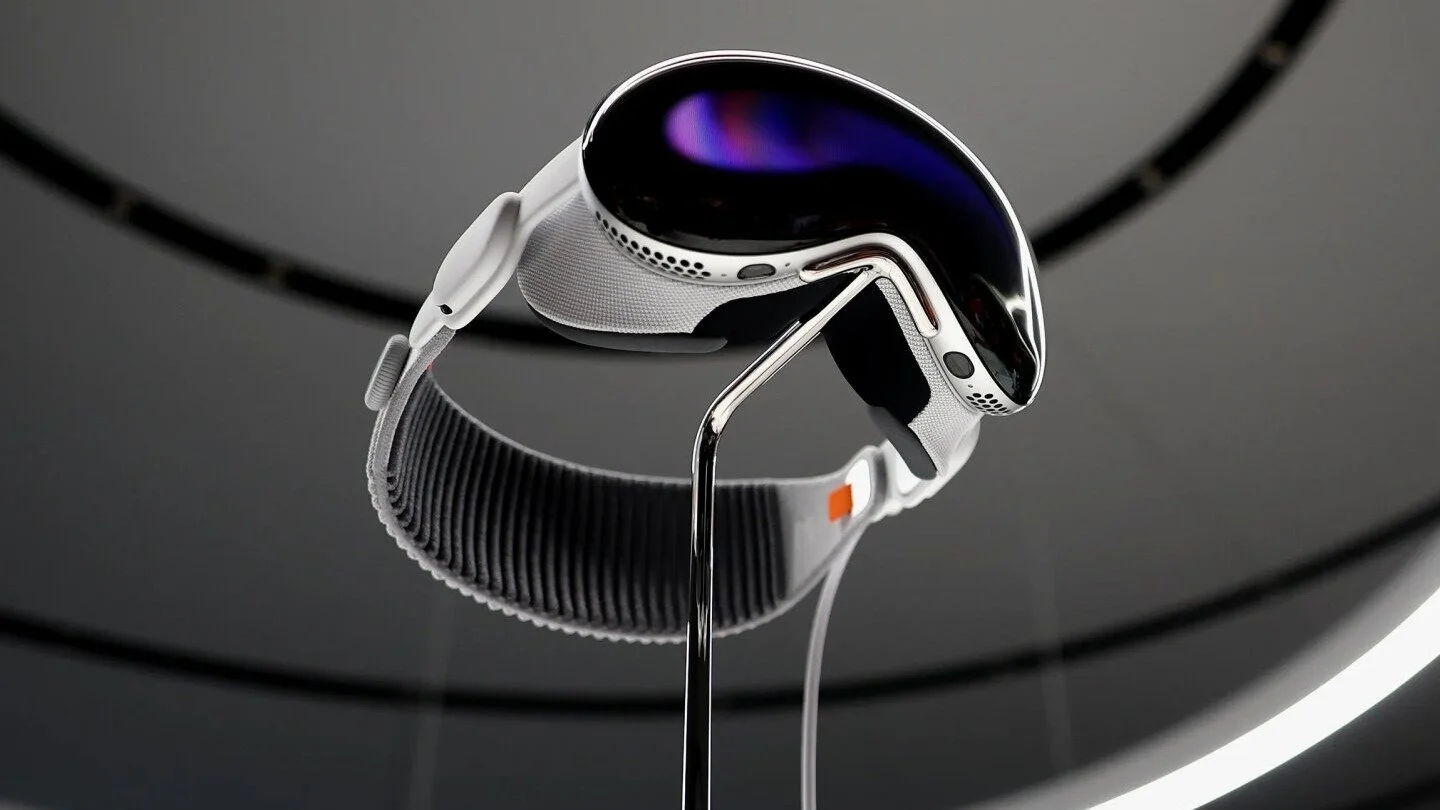 What applications might the fashion sector have for Apple’s new Vision Pro headset? 
