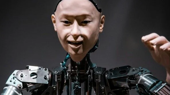 Artificial intelligence ‘moving to the foreground’ of high-end e-tail 