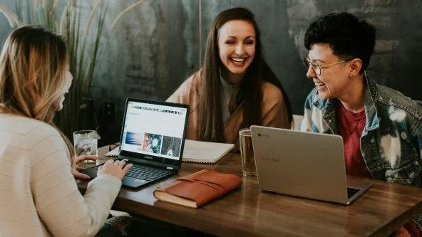 Entrepreneurial students still worry about the cost of living, but are determined to invest in fashion