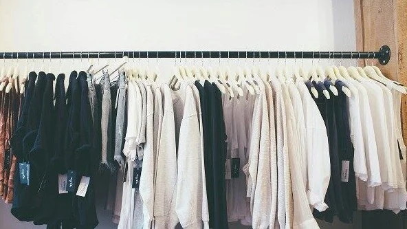 Warm weather helps push up UK clothing sales during August