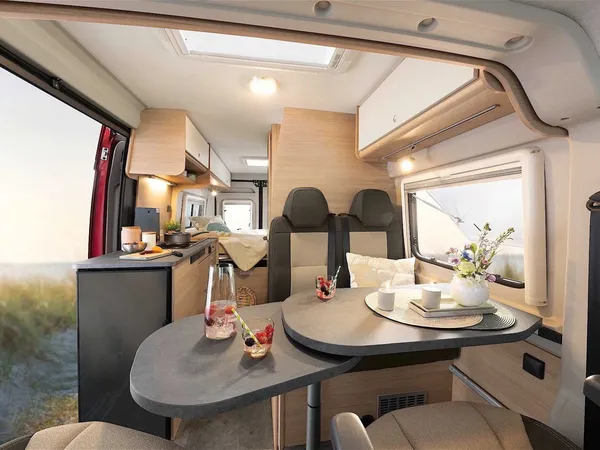 Roadcar R 640 – Blick durch den Wohnraum