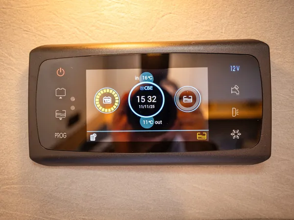 Avanti EB – Bedienpanel für die Technik und Anzeige im Reisemobil
