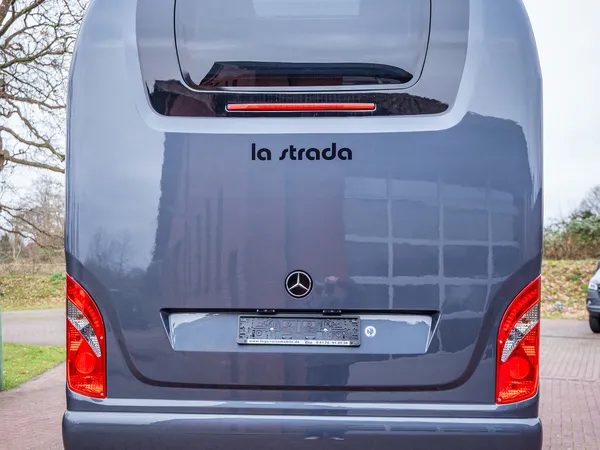 Heckansicht des La Strada Nova EB