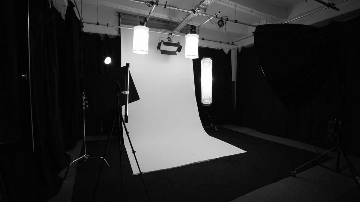Fotostudio von fourplex in der Nürnberger Südstadt mit Hohlkehle und Studiolicht