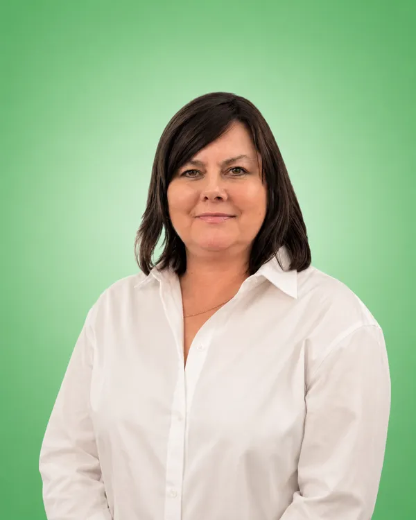 Lynne Howells