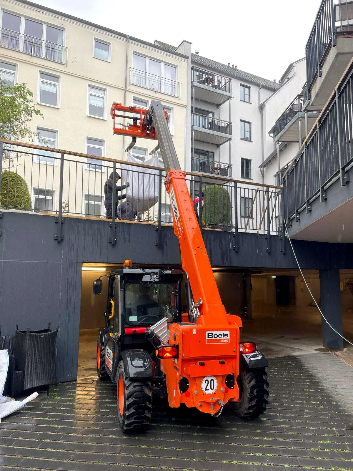 Hinterhofbegrünung bei The Green Rostock Apartments – erste Fortschritte