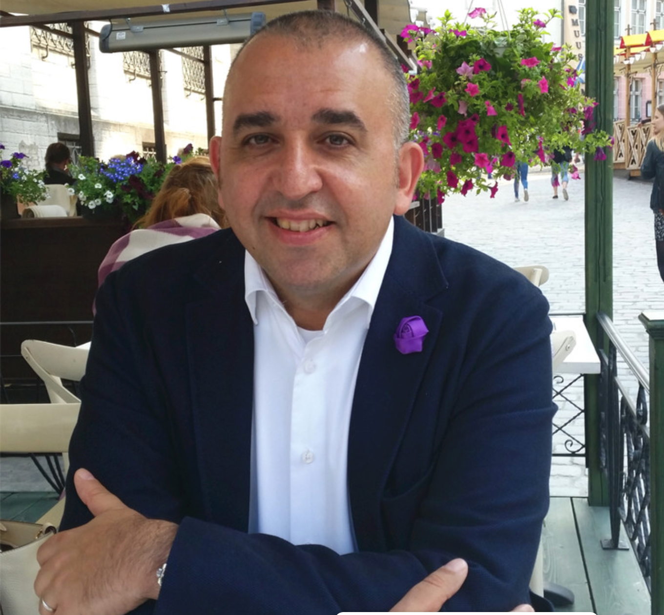 Dr. Yusaf H. Akbar
