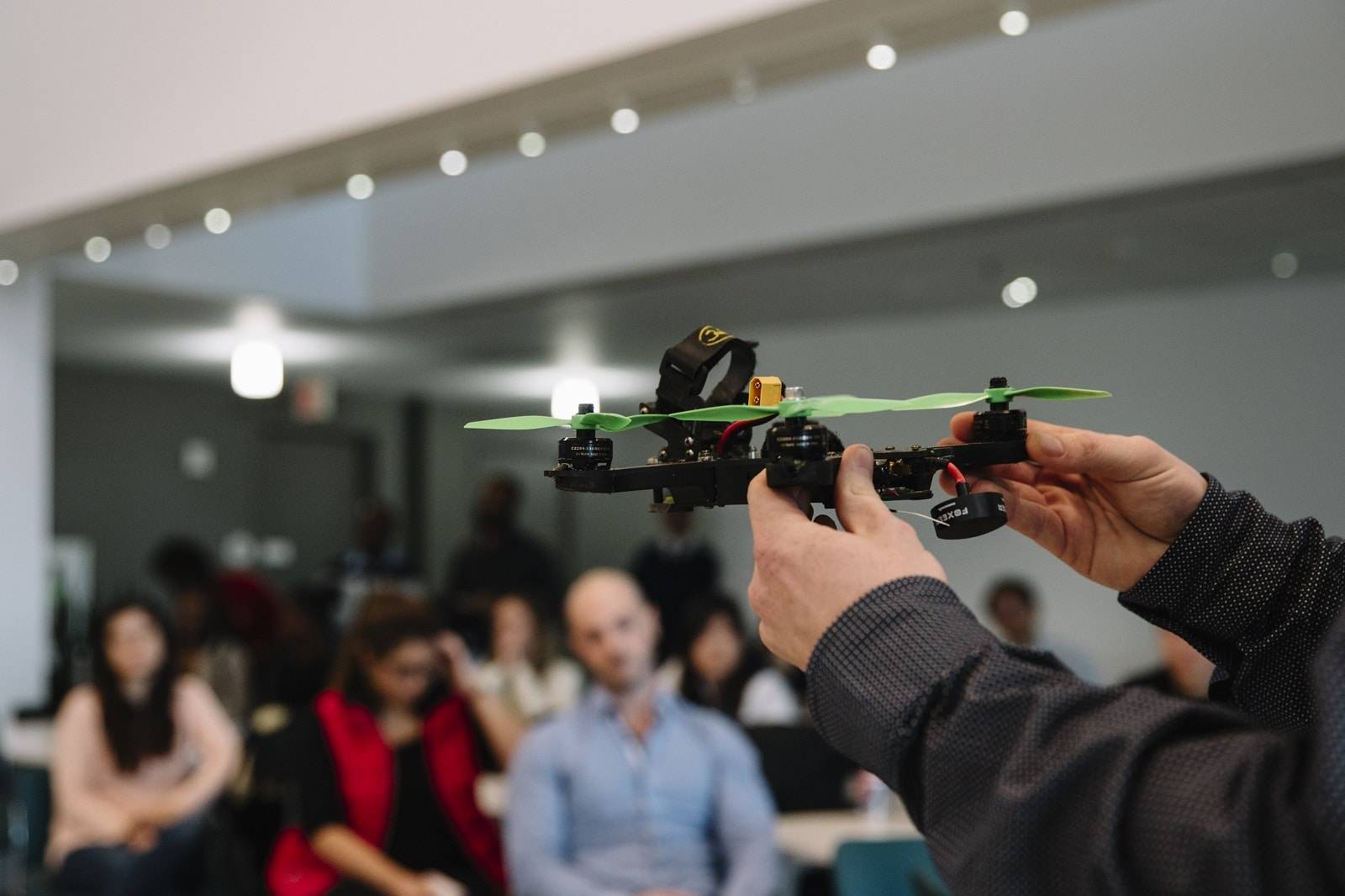 Business school launches “Nano-Courses” teaching disruptive tech like Blockchain, VR & the IoT [BusinessBecause]