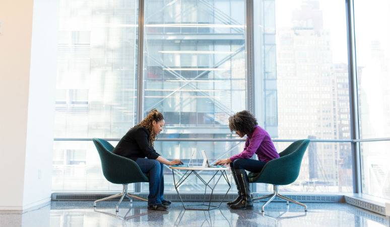 How to improve employee loyalty in a rapidly changing and digitized workplace