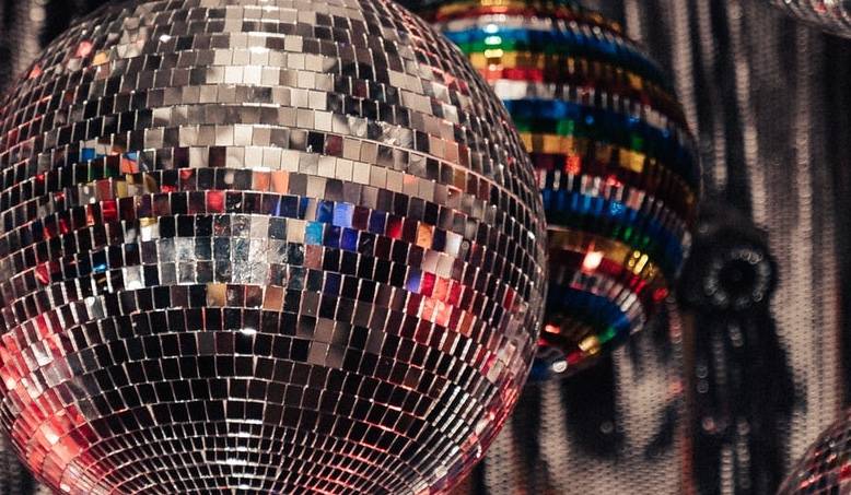 Hult’s 2021 Winter Ball: A Night of Glamour, Delight, and Indelible Fun