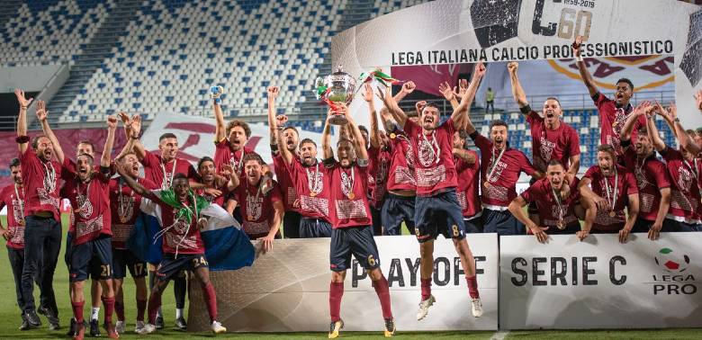 Goal! Professional Italian footballer starts Hult’s Dual Degree program