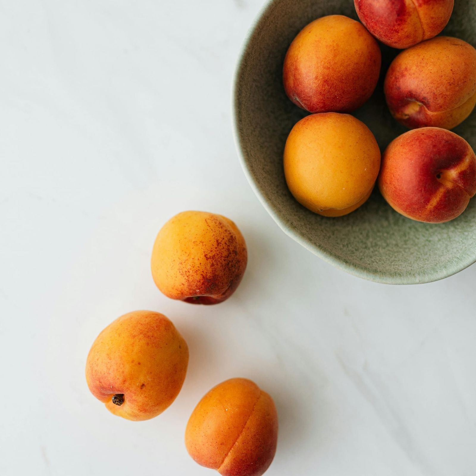 Frische Pfirsiche peachy-bliss-schale-mit-pfirsichen.jpg