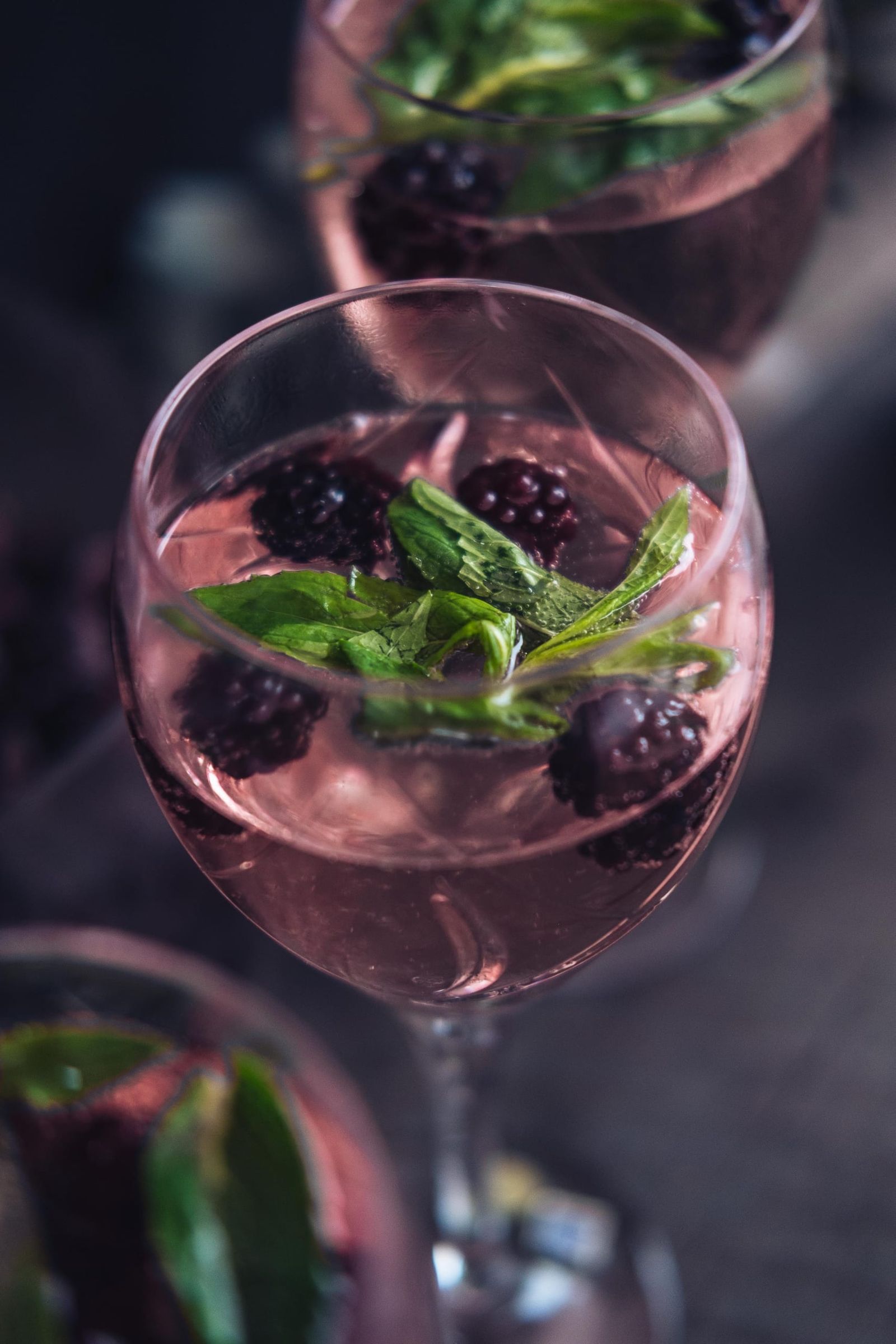 Frische Brombeere dusk-delight-drink-mit-brombeere.jpg